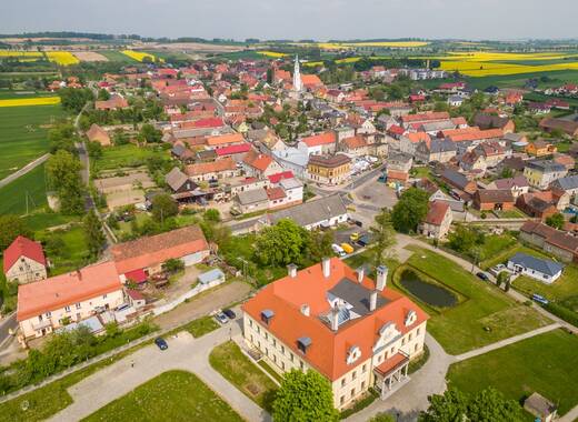 widok na centralną część miejscowości Gaworzyce z lotu ptaka