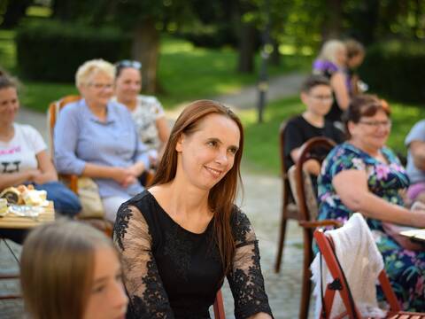 Moralność Pani Dulskiej przed gaworzyckim pałacem - 27