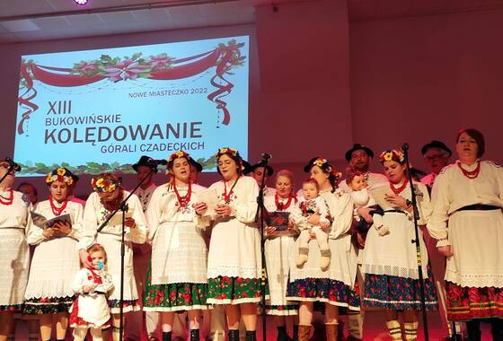 Na zdjęciu zespół Dawidenka podczas kolędowania