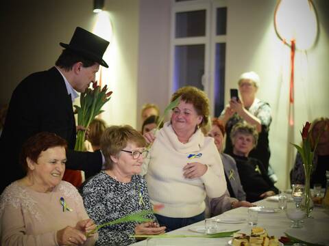 Wspaniały Dzień Kobiet na sali w Kłobuczynie - 253