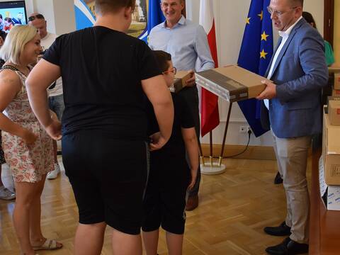 Przekazanie komputerów - granty PPGR - 18