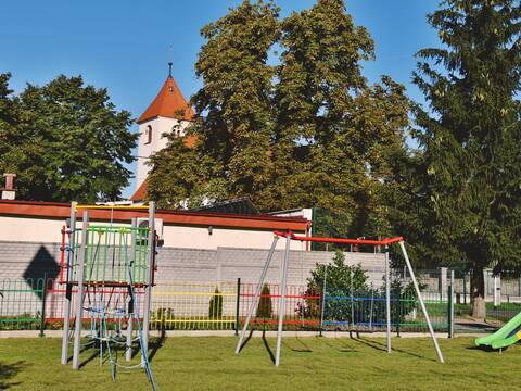 Nowy plac zabaw w "Kasztanowej Wiosce" - 4