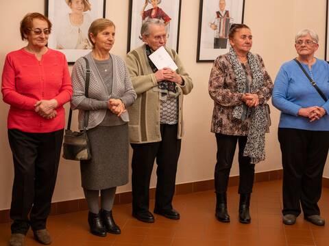 Wernisaż wystawy "Młodzi Duchem" - relacja - 5