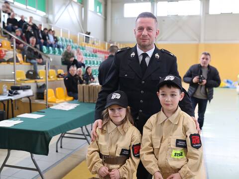 Młodzi druhowie i druhny z OSP wystartowali w zawodach w Chcianowie - 8