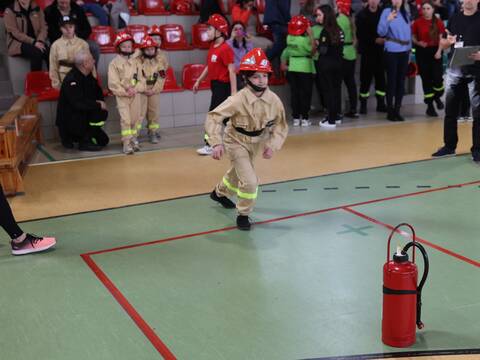 Młodzi druhowie i druhny z OSP wystartowali w zawodach w Chcianowie - 11