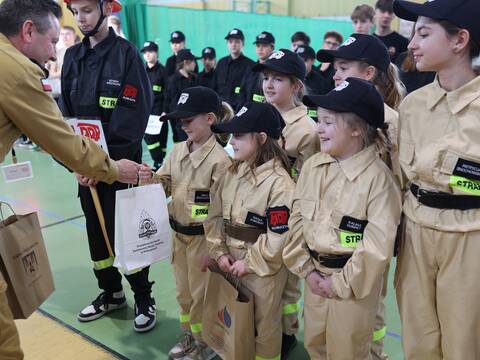 Młodzi druhowie i druhny z OSP wystartowali w zawodach w Chcianowie - 27