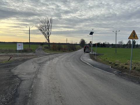 Nowa droga między Gaworzycami a Dzikowem już służy mieszkańcom - 1