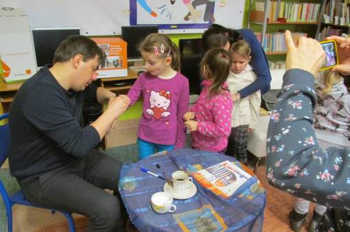 Pociąg z literkami