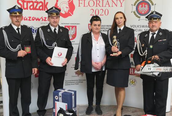 Przedstwiciele Straży Pożarnej z Kłobuczyna z nagrodą floriana 